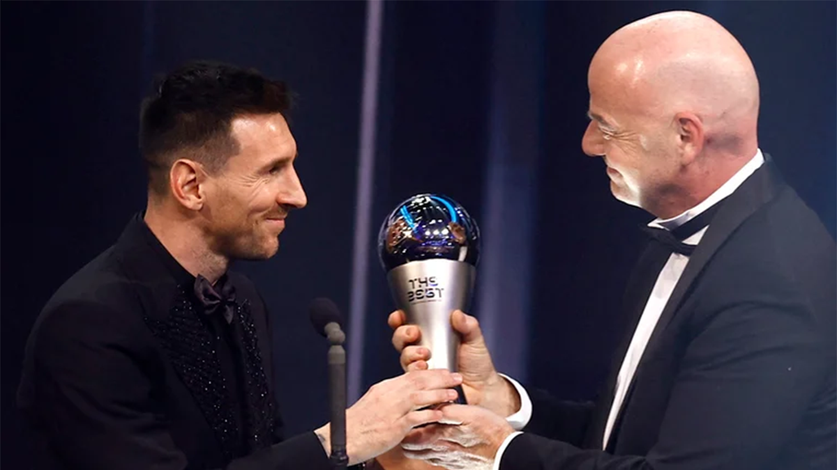 Messi, Scaloni, Dibu Martínez y la hinchada ganaron el premio thumbnail