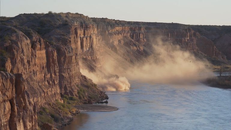 Acantilados: advierten posibles nuevos derrumbes por una fractura en Las Coloradas