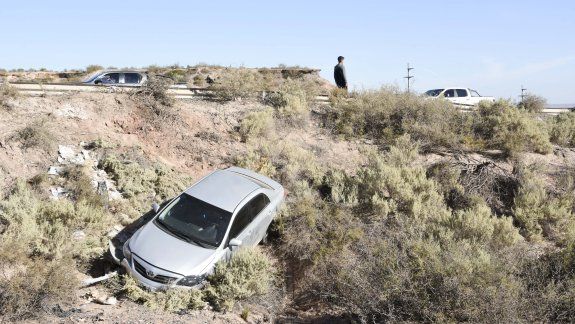 Desbarrancó un auto en la Bajada de Maida
