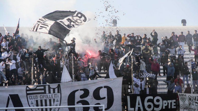 Los hinchas ya lo juegan y esperan copar Cutral Co. ¿El 18 o 25 de abril?