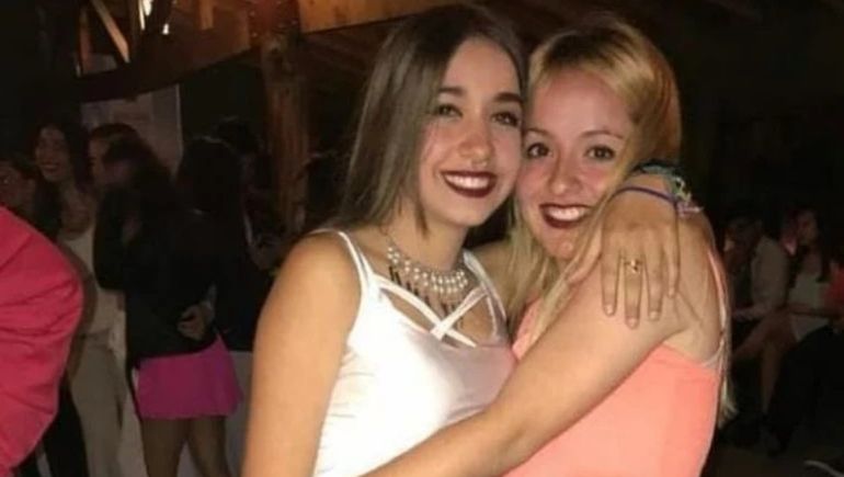 María Becerra con Valentina López, la chica con la que estuvo de novia a los 13 años. María Becerra con Valentina López, la chica con la que estuvo de novia a los 13 años.