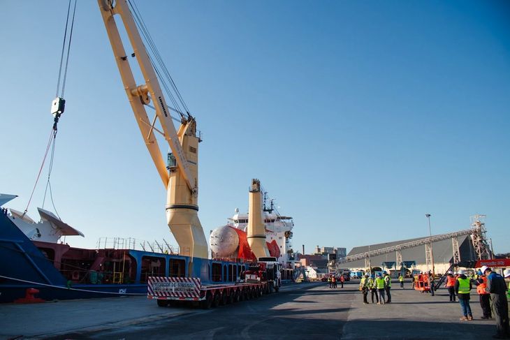 Con anclas de 42 toneladas y cadenas de 400 metros, avanza la infraestructura marítima del VMOS Con anclas de 42 toneladas y cadenas de 400 metros, avanza la infraestructura marítima del VMOS