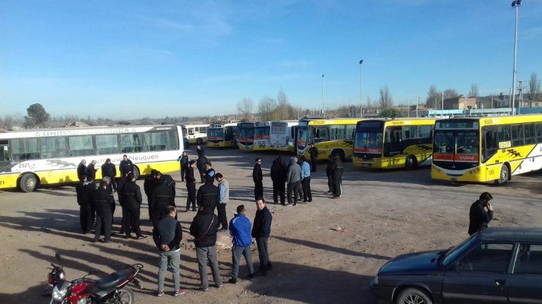 ¿Sin colectivos? UTA reclama el pago de un bono nocturno a los empleados