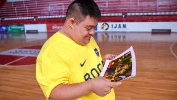 Panchito con una imagen e su gran ídolo. Panchito con una imagen e su gran ídolo.