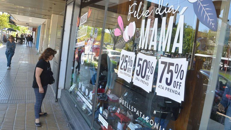 Los regalos para mamá ilusionan a los vendedores