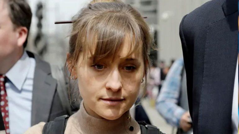 Allison Mack, de Smallville, se declaró culpable de reclutar a mujeres para una secta sexual