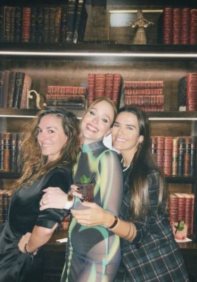 La directora Erika Halvorsen y la actriz Mica Vázquez estuvieron presentes en la mega fiesta de Brenda Gandini. La directora Erika Halvorsen y la actriz Mica Vázquez estuvieron presentes en la mega fiesta de Brenda Gandini.