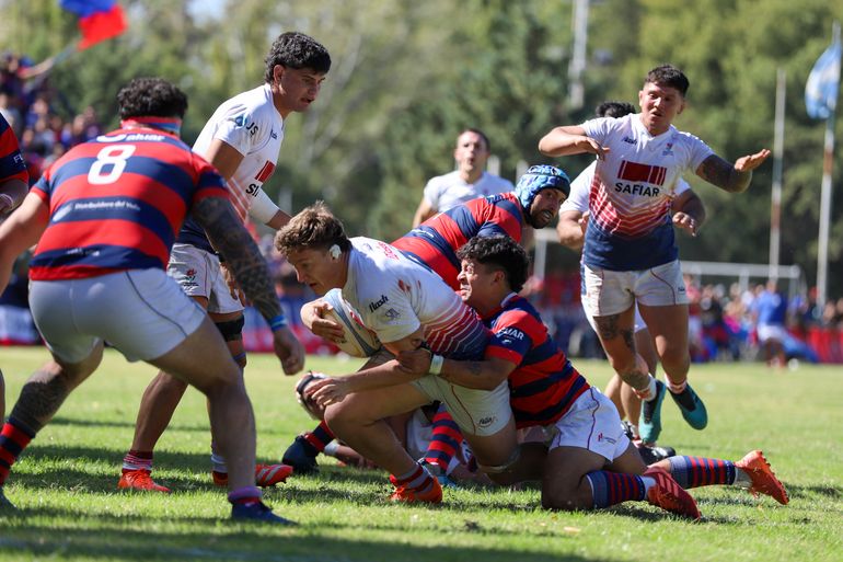 Neuquén RC dio otra vuelta en casa: las mejores fotos de la final y los festejos