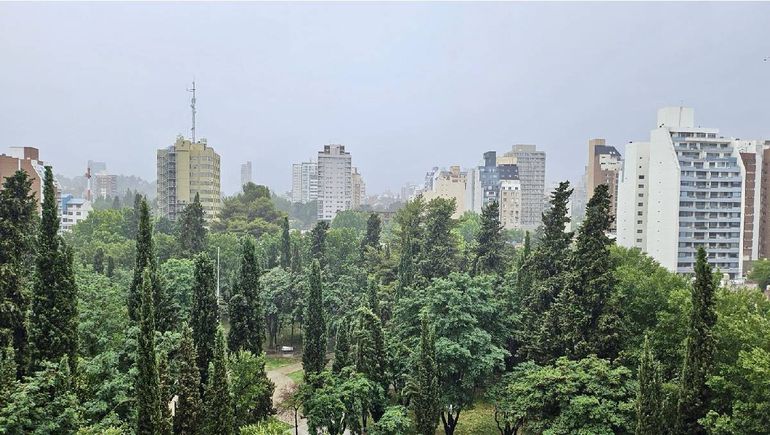 Lluvia y tormenta en la ciudad de Neuquén. Lluvia y tormenta en la ciudad de Neuquén.