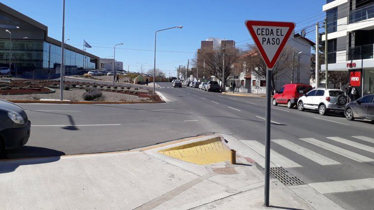 El cruce de Entre Ríos y Leloir es de alto riesgo.
