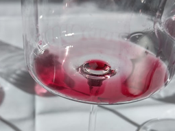 Hay tintos de cierta opulencia, con riqueza de paladar y, sobre todo, texturas de terciopelo. Hay tintos de cierta opulencia, con riqueza de paladar y, sobre todo, texturas de terciopelo.