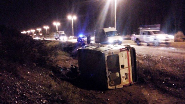 Una camioneta volcó en Ruta 7 a la altura de El Picadero.