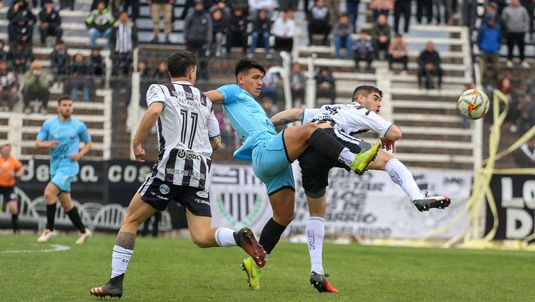Clasificados, ganadores y perdedores: así está la tabla del Federal A tras una fecha eterna