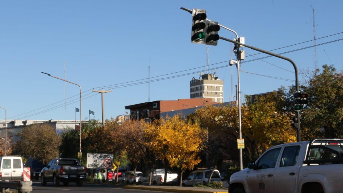 Sincronización de los semáforos de Avenida Mosconi: ¿cuándo estará lista? thumbnail