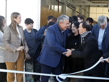 la epet 10 de plaza huincul ya tiene su salon de actividad fisica