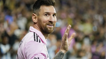 Lionel Messi sufrió una leve lesión que lo hizo perderse la doble fecha de las Eliminatorias Lionel Messi sufrió una leve lesión que lo hizo perderse la doble fecha de las Eliminatorias