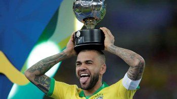 dani alves quiere retirarse en boca: ¿es factible? dani alves quiere retirarse en boca: ¿es factible?