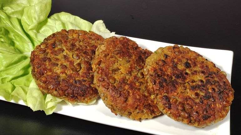 Hamburguesas de lentejas con solo 6 ingredientes: la receta super fácil con mucha proteína