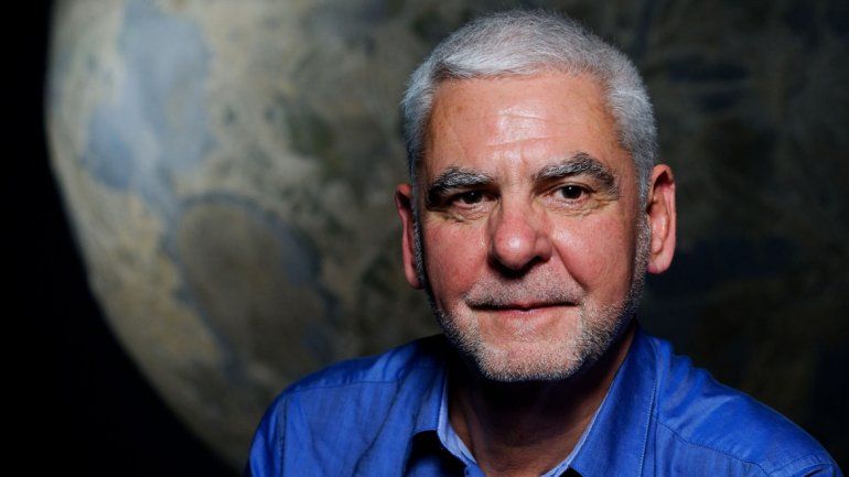 Pesce es médico neurólogo y se hizo fanático del espacio en los años 60.
