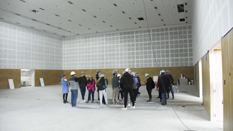 Alumnos de sexto año de la EPET 8 visitaron la obra.