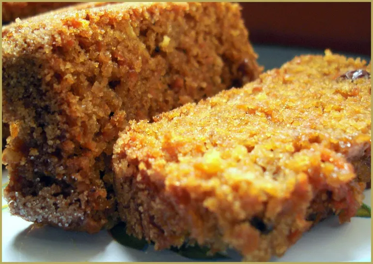 El budín de zanahoria -un plato tradicional en varias culturas del mundo- bien puede servirse como un puré salado (para acompañar una comida por ejemplo) o como postre dulce. El budín de zanahoria -un plato tradicional en varias culturas del mundo- bien puede servirse como un puré salado (para acompañar una comida por ejemplo) o como postre dulce.