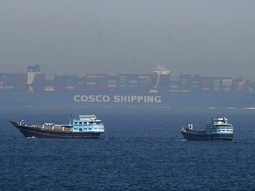 Con el tránsito marítimo paralizado en el Estrecho de Ormuz, suben los costos logísticos y crece el riesgo de un nuevo shock inflacionario global.