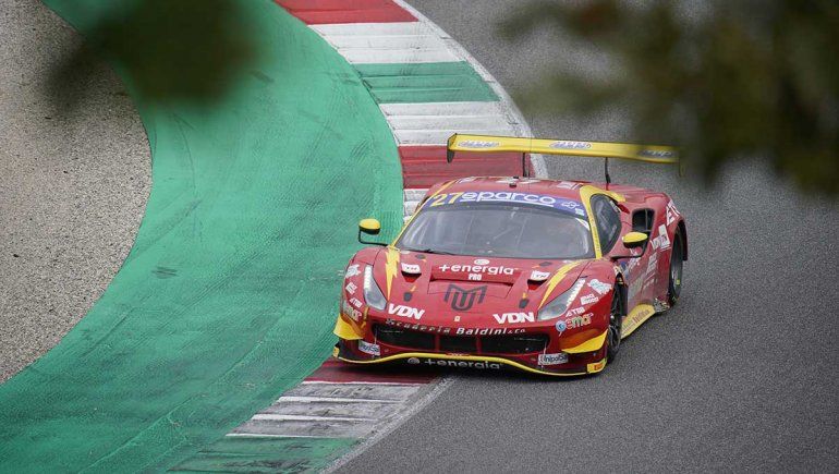 Manu Urcera cerró su paso por el Gran Turismo Italiano en Mugello