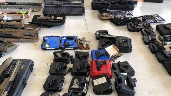 Interceptan avión con armas que iba a Venezuela