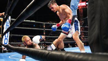 lo noqueo, le saco el invicto, le arrebato el titulo y lo mando al hospital lo noqueo, le saco el invicto, le arrebato el titulo y lo mando al hospital