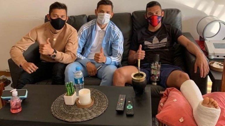 Los Romerito visitaron al pibe Herrera que fracturó Angel.