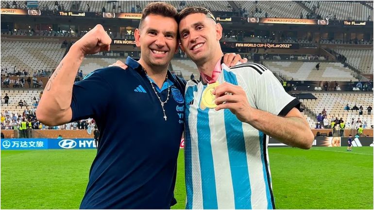 Quién es el hermano pistero del Dibu Martínez que pinta para crack en el automovilismo