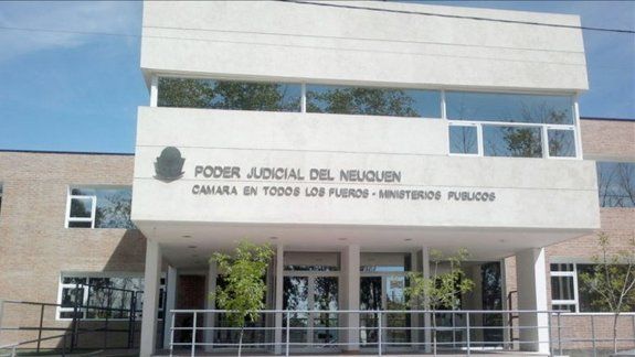 tenia libertad condicional por abusar de una hija y violo a otra
