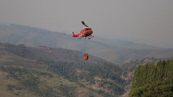 El trabajo del apoyo aéreo es clave en la lucha del incendio en Valle Magdalena / Fotos