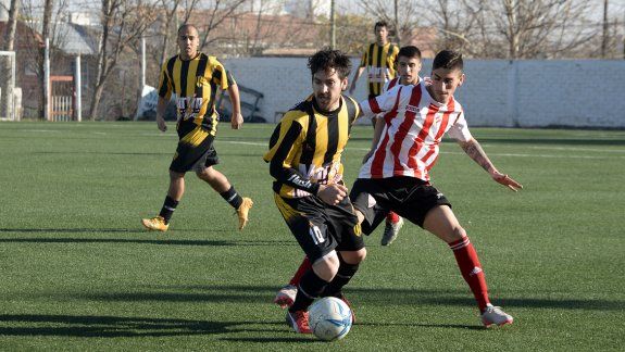 En cancha de Sapere, Pacífico sorprendió y se quedó con el clásico ante Independiente.