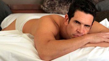 el chino le tiro un centro el chino le tiro un centro