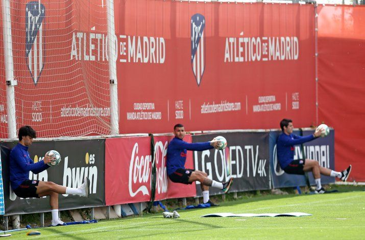 Atlético Madrid volvió a las prácticas con estrictas medidas de aislamiento.