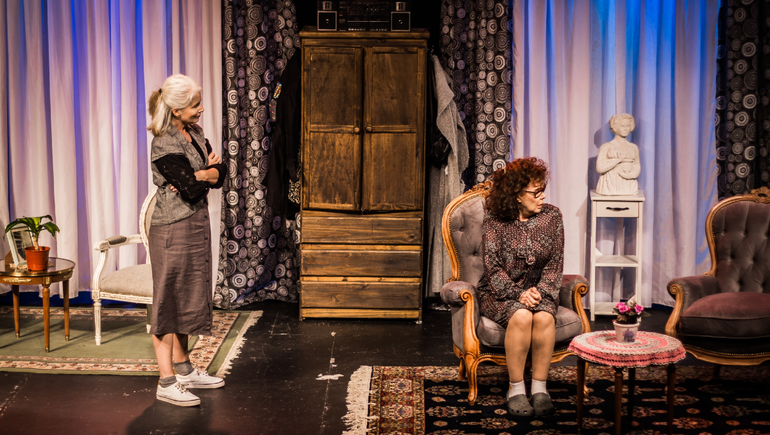 Radojka, en clave de humor negro con dosis de delirio