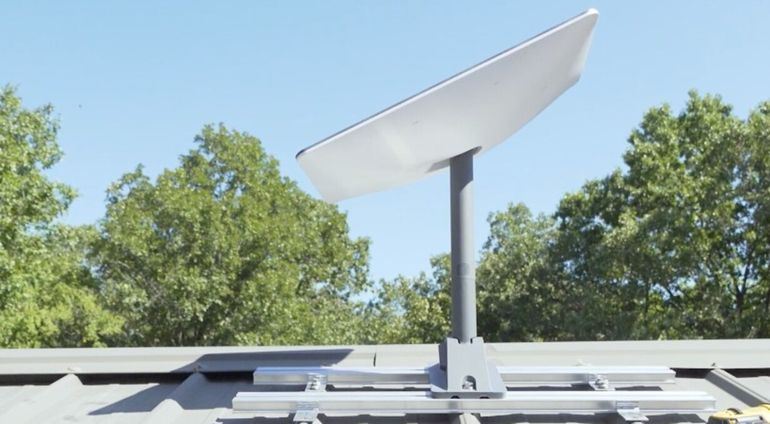 El servicio de Starlink aparece como alternativa en zonas rurales o alejadas de la red de fibra óptica.