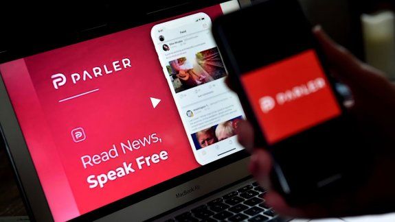 Google retiró la red social de los fanas de Trump
