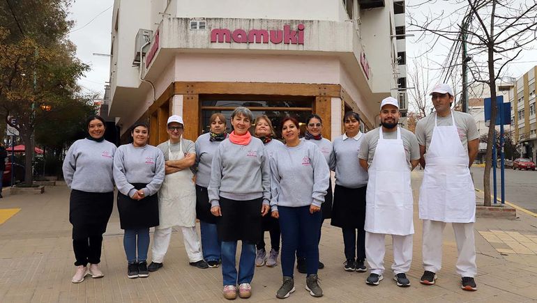 Plantel. Actualmente Mamuki cuenta con 15 personas dedicadas a la atención y elaboración. Ivonne reveló que llegó a tener 24 empleados. 