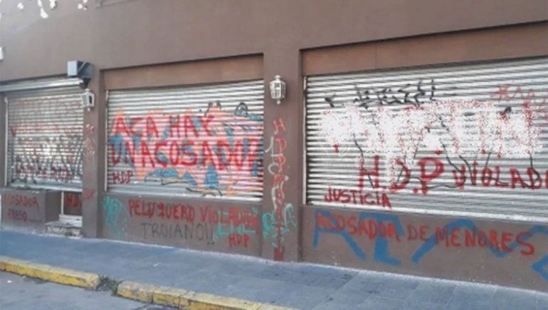 Denuncian a un peluquero por abusar de clientas