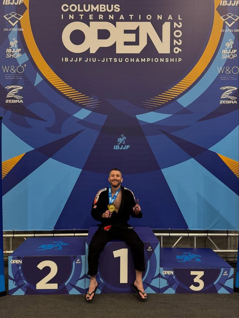 Josh Longood, exluchador profesional de MMA e instructor de jiu-jitsu brasileño, regresaba en el avión desde Puerto Rico Josh Longood, exluchador profesional de MMA e instructor de jiu-jitsu brasileño, regresaba en el avión desde Puerto Rico