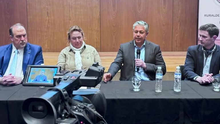 Rolando Figueroa presentó los eventos de la Sociedad Rural de Neuquén.