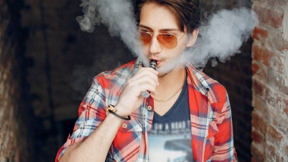 El uso de vapeadores se ha hecho una moda&nbsp;