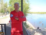 El guardavida que a los 61 sigue custodiando el Limay: cómo fueron algunos de sus grandes rescates