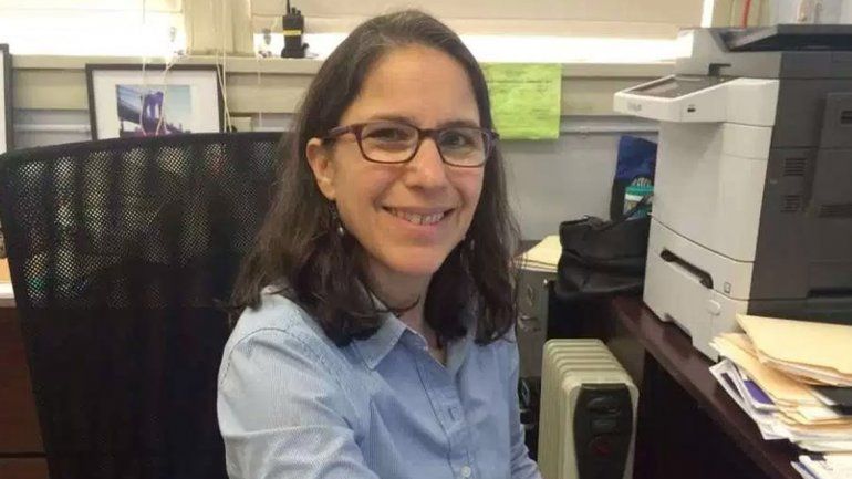 Jill Bloomberg es la directora que enfrenta una extraña acusación.