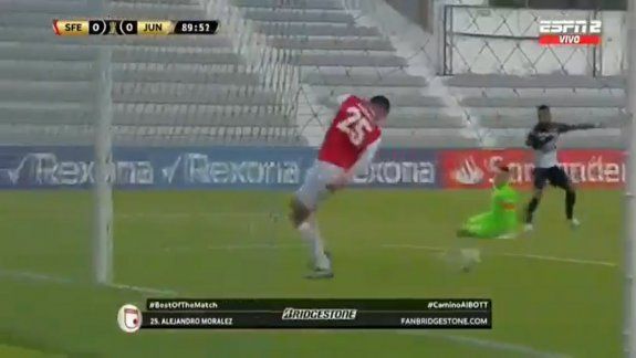 El milagro tiene nombre: sacó dos pelotas en la línea y evitó la eliminación de River