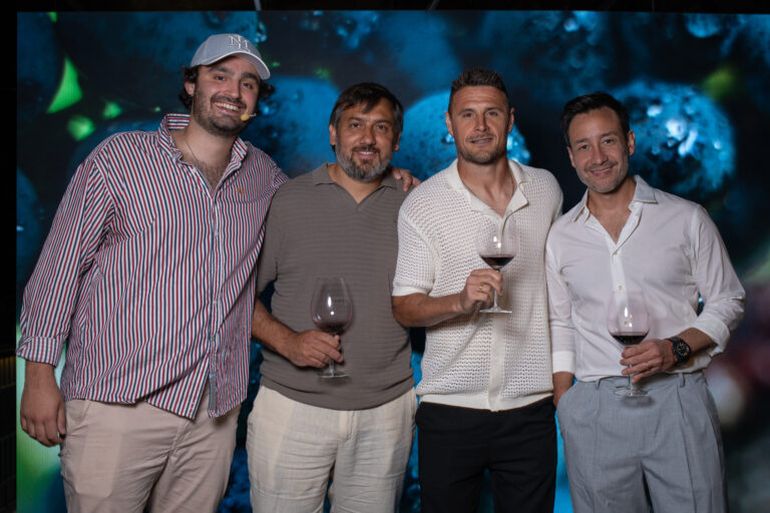 El popular cantante y compositor se abocó a un singular emprendimiento. El popular cantante y compositor se abocó a un singular emprendimiento.