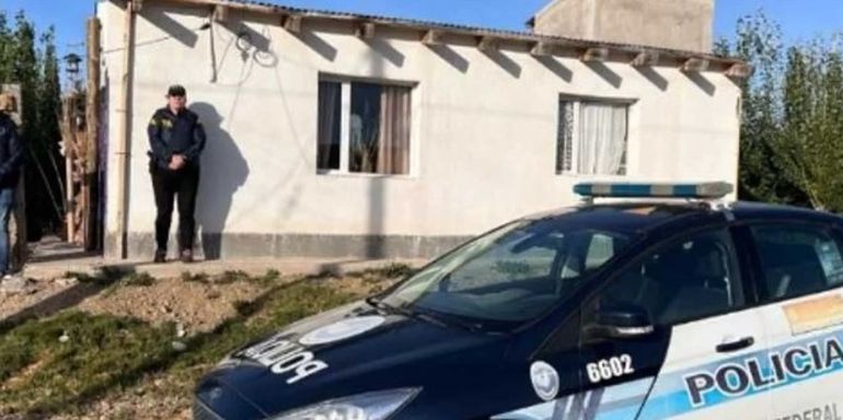 Rescataron a un hombre de una casa de Chubut donde lo tenían esclavizado. Rescataron a un hombre de una casa de Chubut donde lo tenían esclavizado.