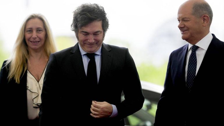 En su reunión con el canciller alemán Olaf Scholz, Javier Milei estuvo acompañado por su hermana Karina. Foto: Google. En su reunión con el canciller alemán Olaf Scholz, Javier Milei estuvo acompañado por su hermana Karina. Foto: Google.